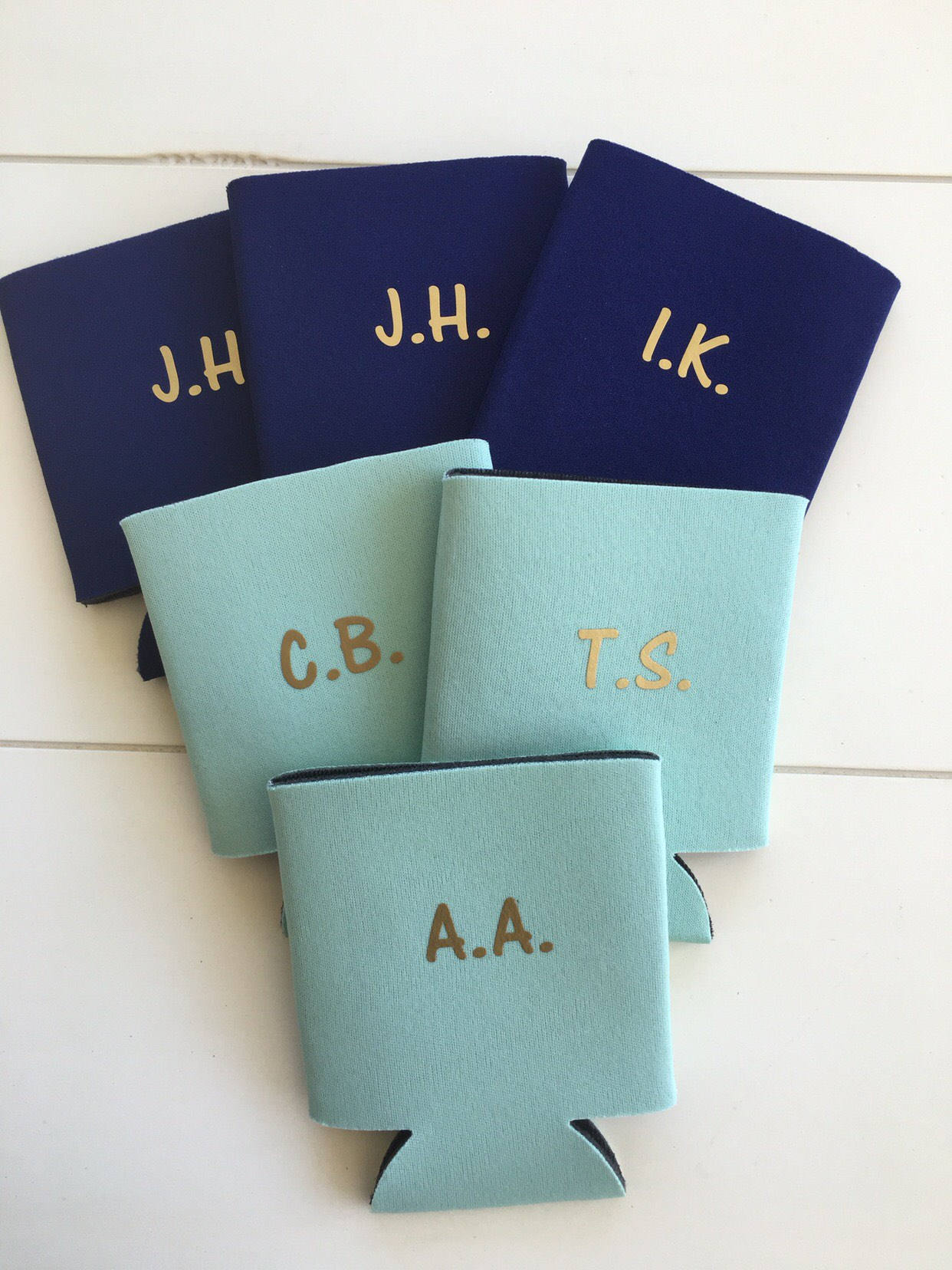 Groomsman can cooler, groomsman gift, camo can hugger, bridal party favor, groom gift, bachlor party favor, can huggers, father of the bride