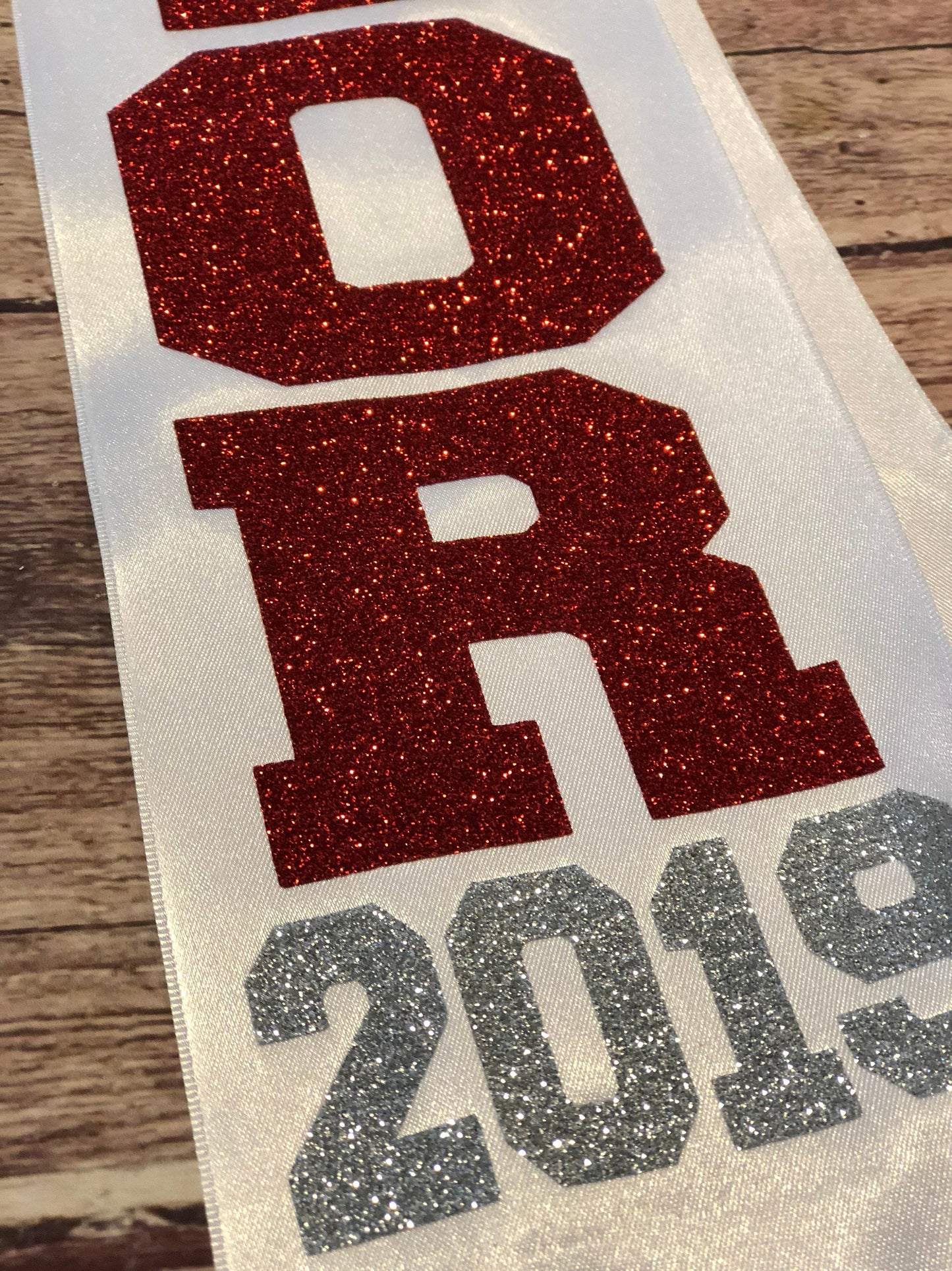 Senior sash, class of 2019, homecoming sash, senior shirt, graduation shirt, prom queen, gliter sash, back to school, bridesmaid sash