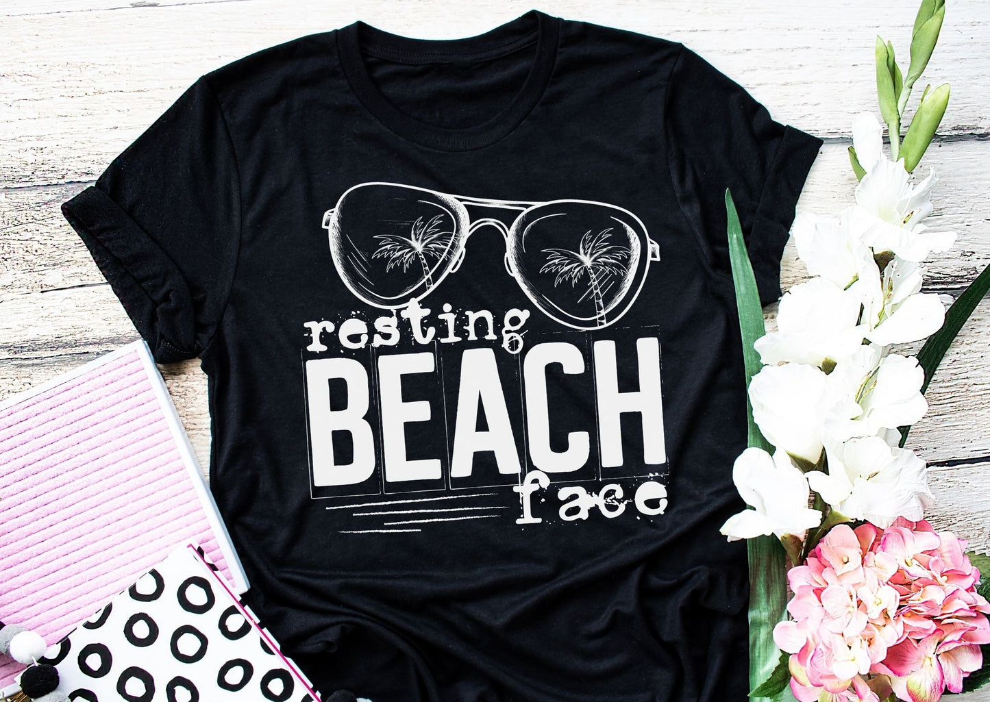 Resting beach face short sleeve tee